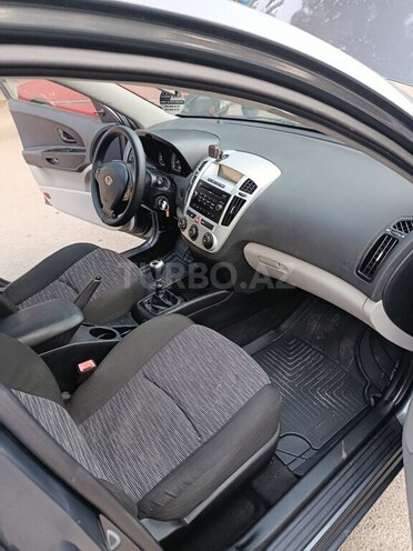 Kia  2008, 212,000 km - 1.4 l - Bakı