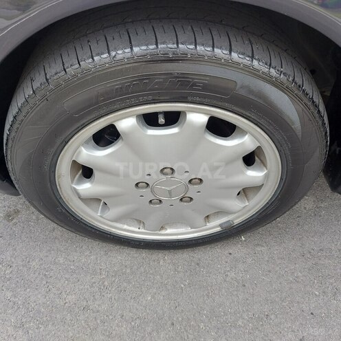 Mercedes E 240 1997, 318,000 km - 2.4 l - Sumqayıt