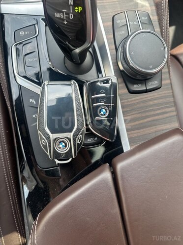 BMW 520-21