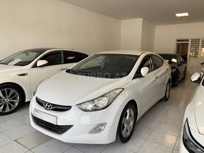 Hyundai Elantra-2