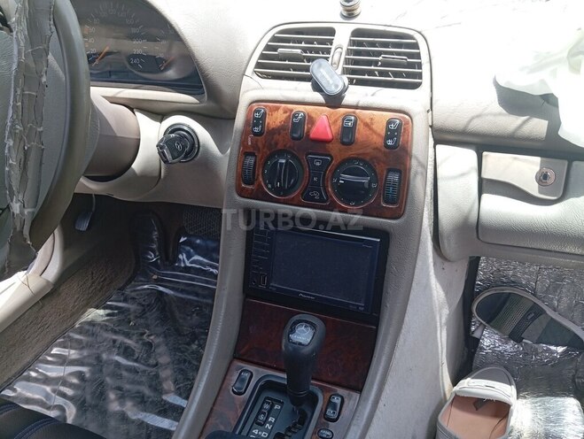 Mercedes CLK 200 1998, 555,000 km - 2.0 l - Salyan