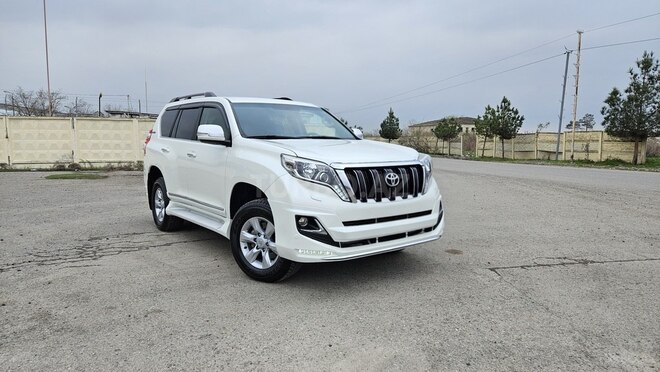 Toyota Land Cruiser Prado-4