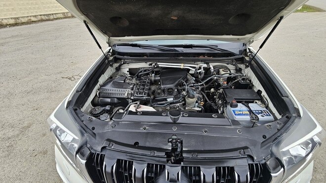 Toyota Land Cruiser Prado-12