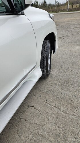 Toyota Land Cruiser Prado-11