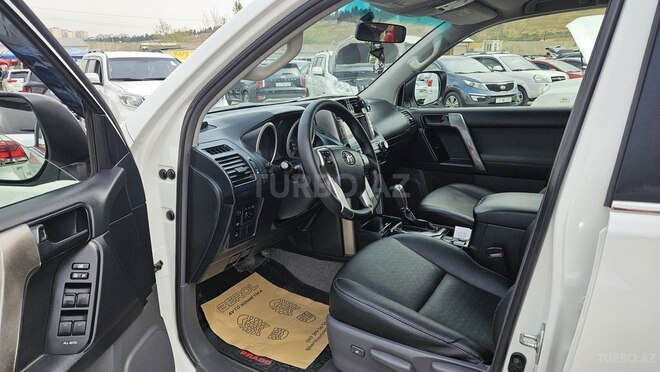 Toyota Land Cruiser Prado-21