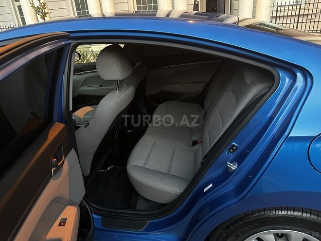 Hyundai Elantra 2017, 198,000 km - 2.0 l - Bakı