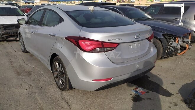 Hyundai Elantra 2015, 131,966 km - 1.8 l - Bakı