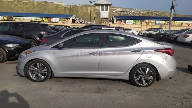 Hyundai Elantra 2015, 131,966 km - 1.8 l - Bakı