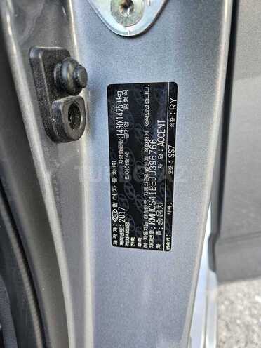 Hyundai Accent-20