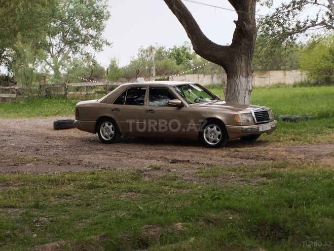 Mercedes E 200 d 1990, 255,000 km - 2.0 л - Bakı