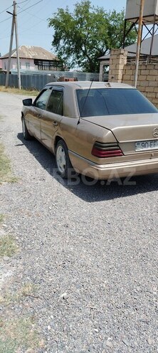 Mercedes E 200 d 1990, 255,000 km - 2.0 л - Bakı