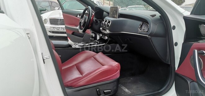 Kia Stinger-21