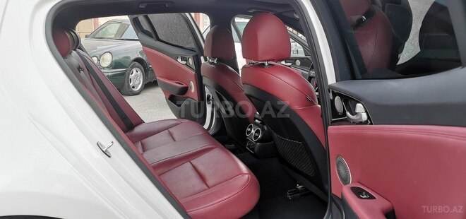 Kia Stinger-18
