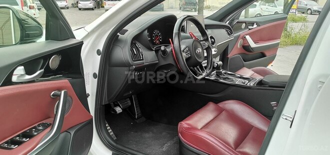 Kia Stinger-13
