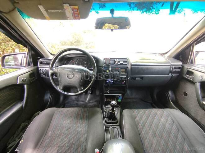 Opel Vectra 1994, 445,421 km - 1.7 l - Zaqatala