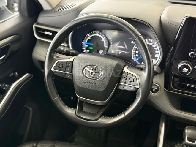 Toyota Highlander-13