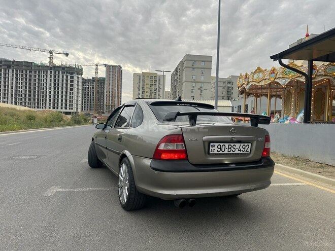 Opel Vectra 1997, 200,000 km - 1.6 l - Bakı