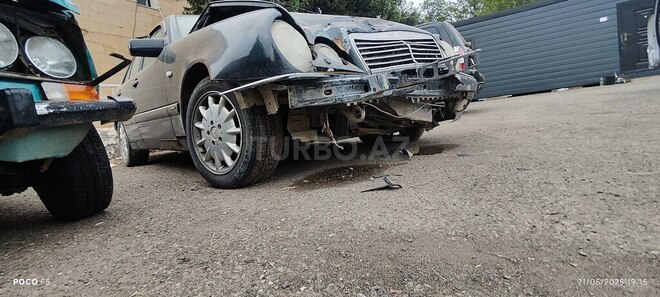 Mercedes E 240 1998, 333,000 km - 2.4 l - Ağsu