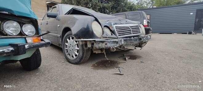Mercedes E 240 1998, 333,000 km - 2.4 l - Ağsu