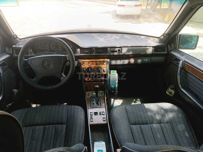 Mercedes E 220 1993, 388,000 km - 2.2 л - Bakı