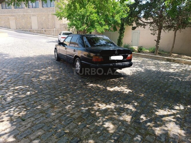 Mercedes E 220 1993, 388,000 km - 2.2 л - Bakı