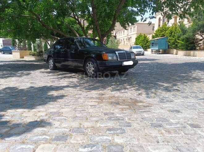 Mercedes E 220 1993, 388,000 km - 2.2 л - Bakı
