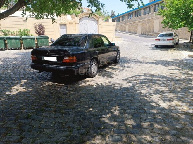 Mercedes E 220 1993, 388,000 km - 2.2 л - Bakı