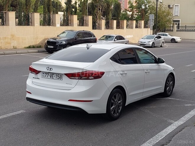 Hyundai Elantra 2016, 130,000 km - 2.0 l - Bakı