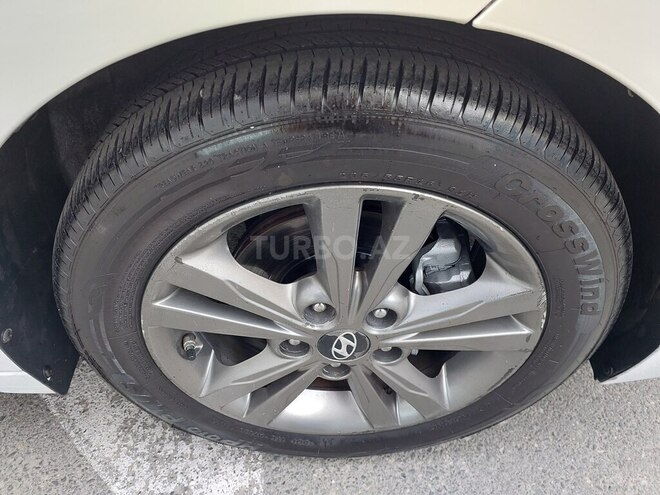 Hyundai Elantra 2016, 130,000 km - 2.0 l - Bakı