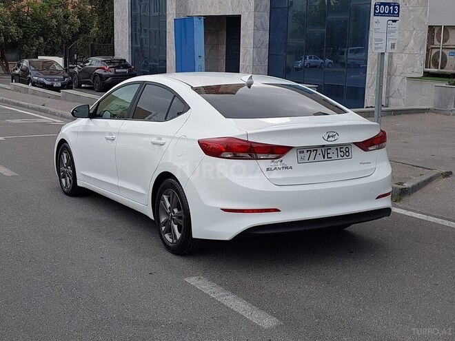 Hyundai Elantra 2016, 130,000 km - 2.0 l - Bakı