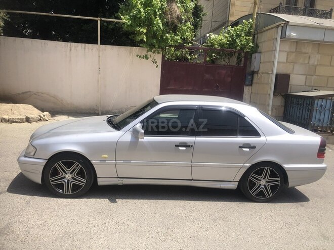 Mercedes C 240 2000, 380,000 km - 2.4 l - Bakı
