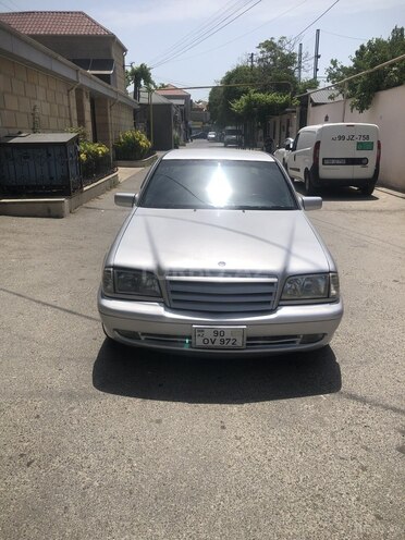 Mercedes C 240 2000, 380,000 km - 2.4 l - Bakı
