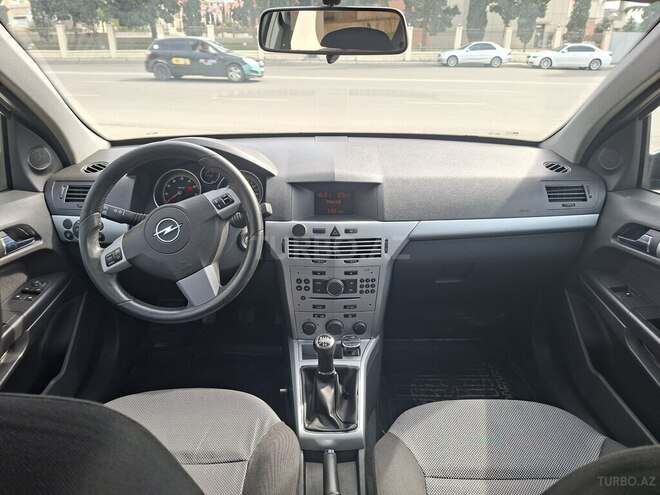 Opel Astra 2009, 211,000 km - 1.4 l - Gəncə