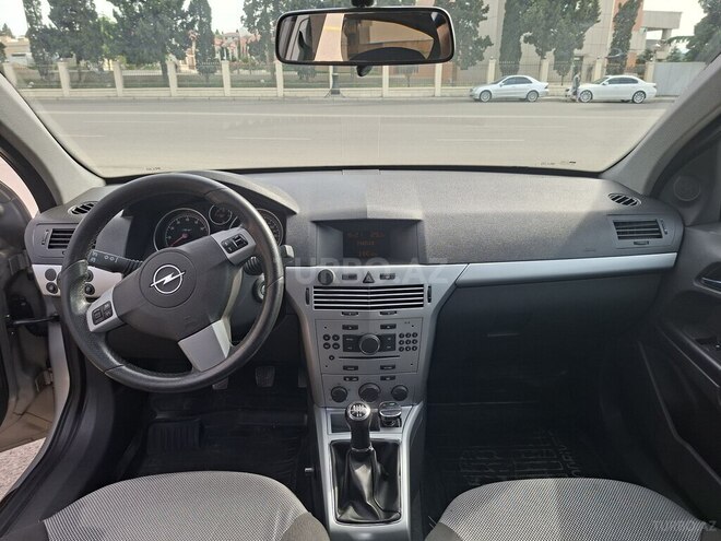 Opel Astra 2009, 211,000 km - 1.4 l - Gəncə