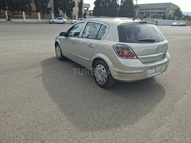 Opel Astra 2009, 211,000 km - 1.4 l - Gəncə