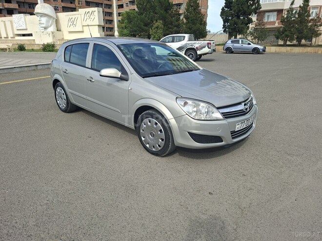 Opel Astra 2009, 211,000 km - 1.4 l - Gəncə