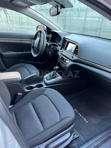 Hyundai Elantra 2018, 26,888 km - 2.0 l - Bakı