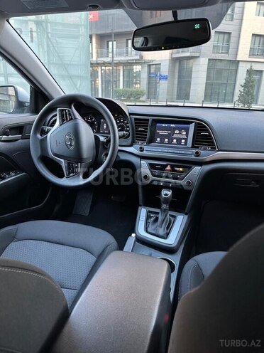 Hyundai Elantra 2018, 26,888 km - 2.0 l - Bakı