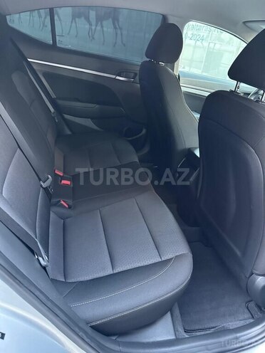 Hyundai Elantra 2018, 26,888 km - 2.0 l - Bakı