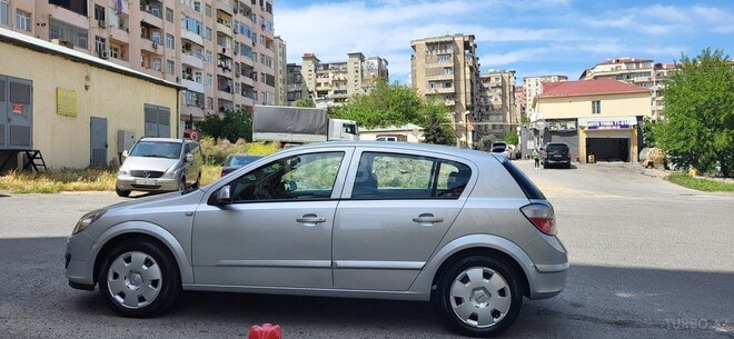 Opel Astra 2005, 218,000 km - 1.4 l - Bakı