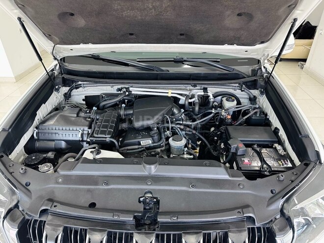Toyota Land Cruiser Prado-5