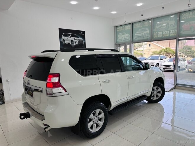 Toyota Land Cruiser Prado-8