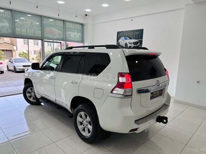 Toyota Land Cruiser Prado-11