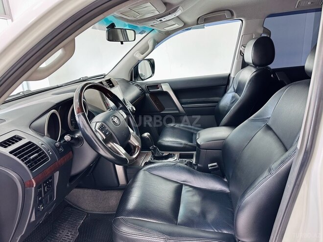 Toyota Land Cruiser Prado-19