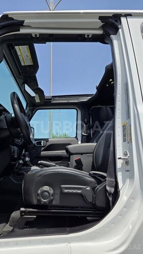 Jeep Wrangler-11