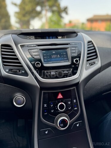 Hyundai Elantra 2015, 105,000 km - 1.8 л - Goranboy