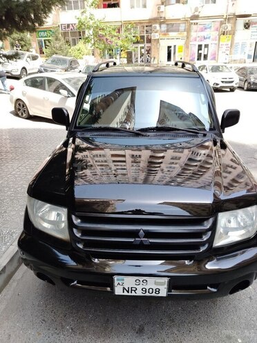 Mitsubishi Pajero io 2003, 318,000 km - 2.0 л - Bakı