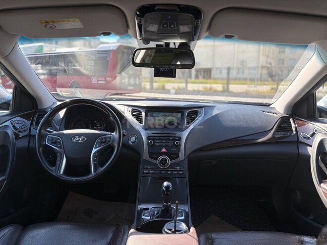 Hyundai Grandeur 2015, 178,000 km - 2.2 л - Bakı