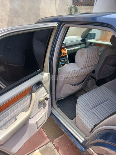 Mercedes E 220 1993, 420,000 km - 2.2 l - Bakı