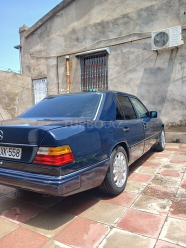 Mercedes E 220 1993, 420,000 km - 2.2 l - Bakı